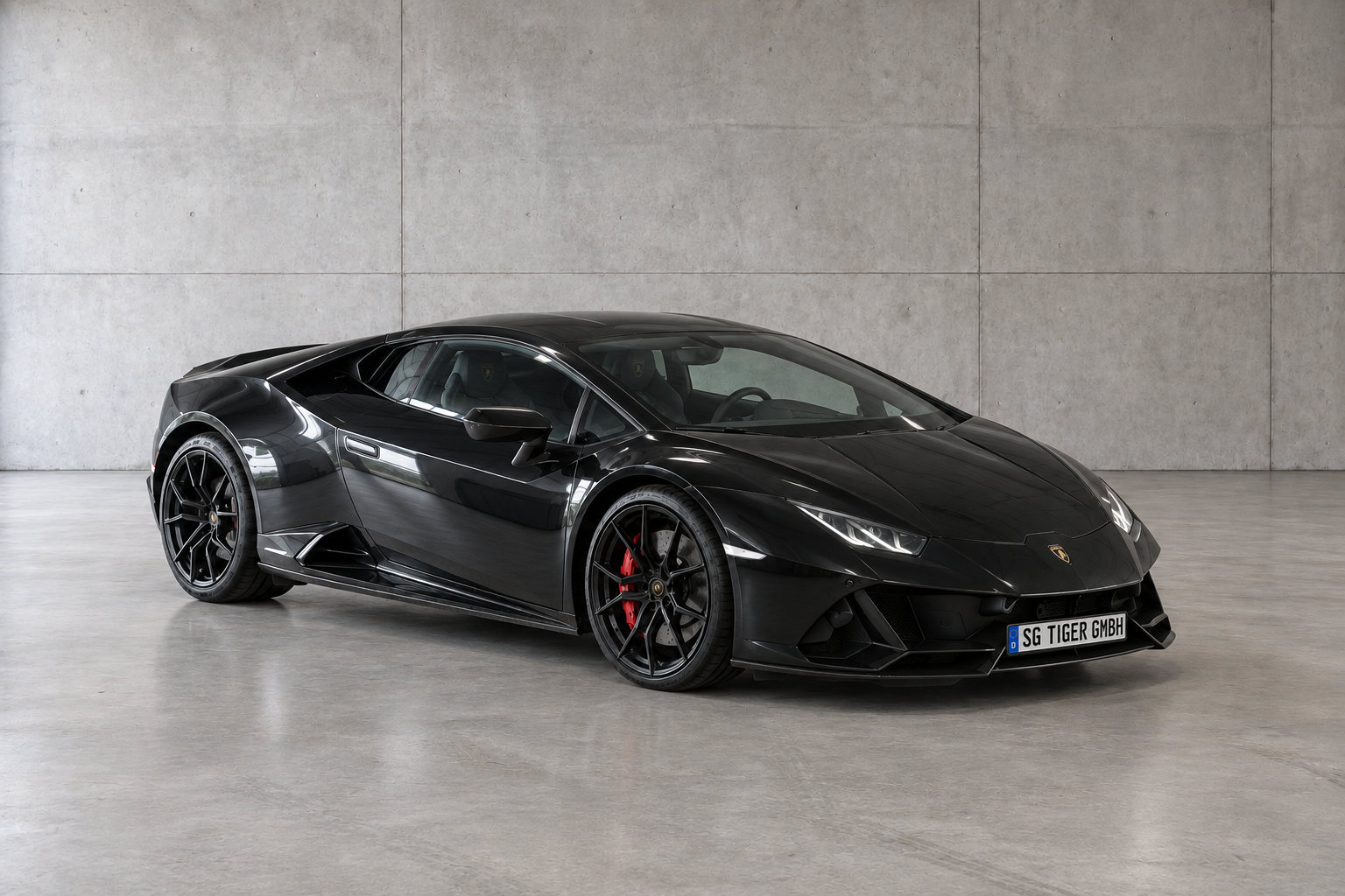 Illustration: schwarzer Lamborghini Huracán EVO, Frontansicht
